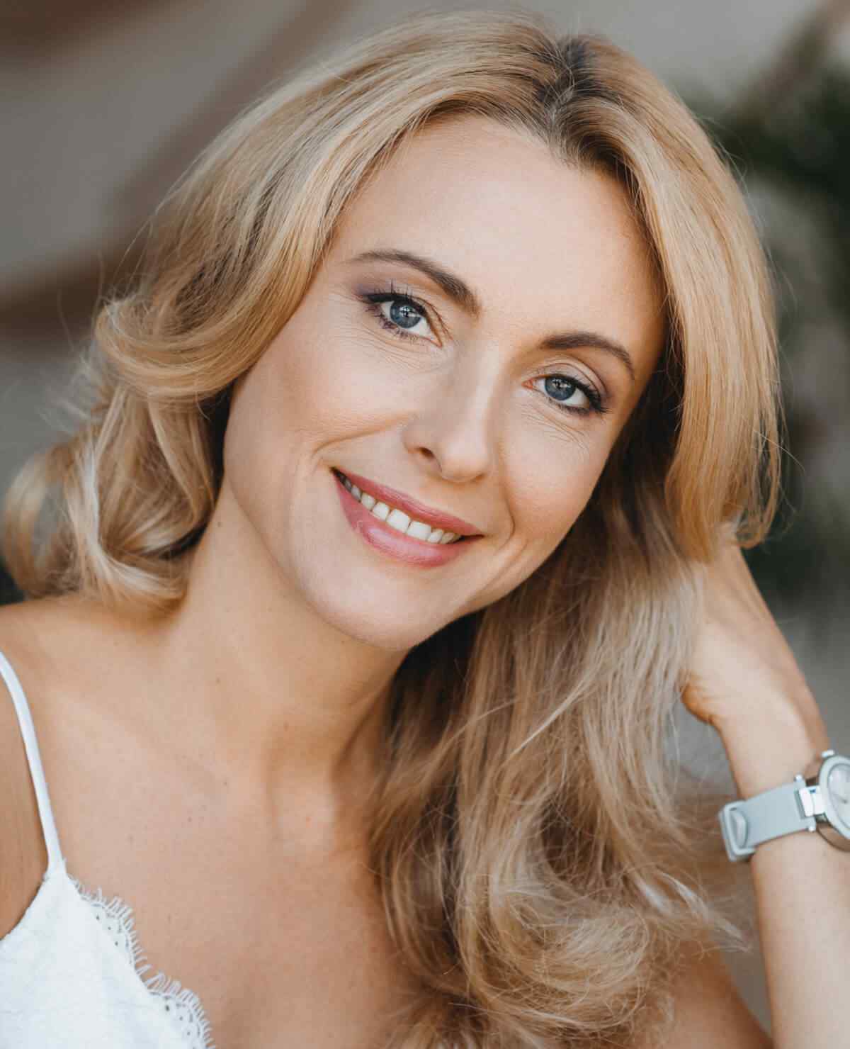 https://moyatasvatba.bg/wp-content/uploads/2020/12/image_about_us_06.jpg